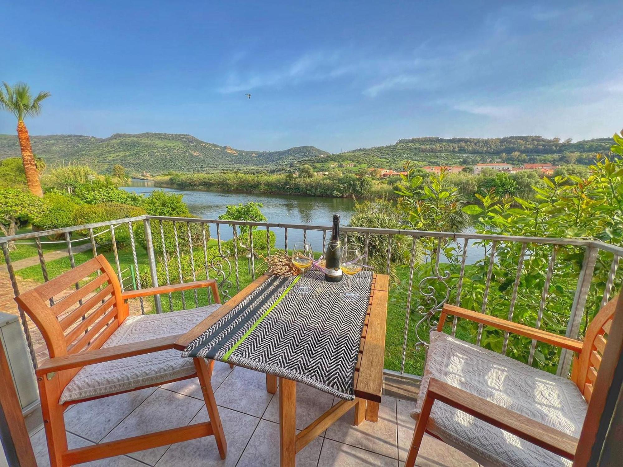 Temo River House Romantic Balcony And Peaceful Retreat In The Heart Of Bosa Exteriér fotografie